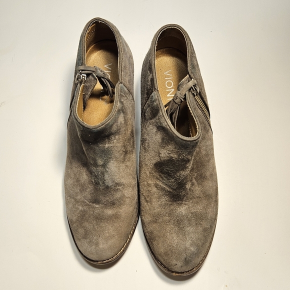 Vionic Size 7 Suede Ankle Boot 1.8" Heel Rubber Sole Side Zip Almond Closed Toe - Picture 4 of 11